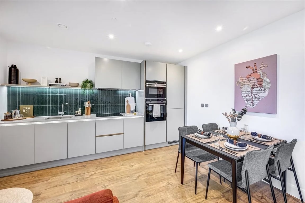 Two-bedroom apartment in Colindale &mdash; photo 5