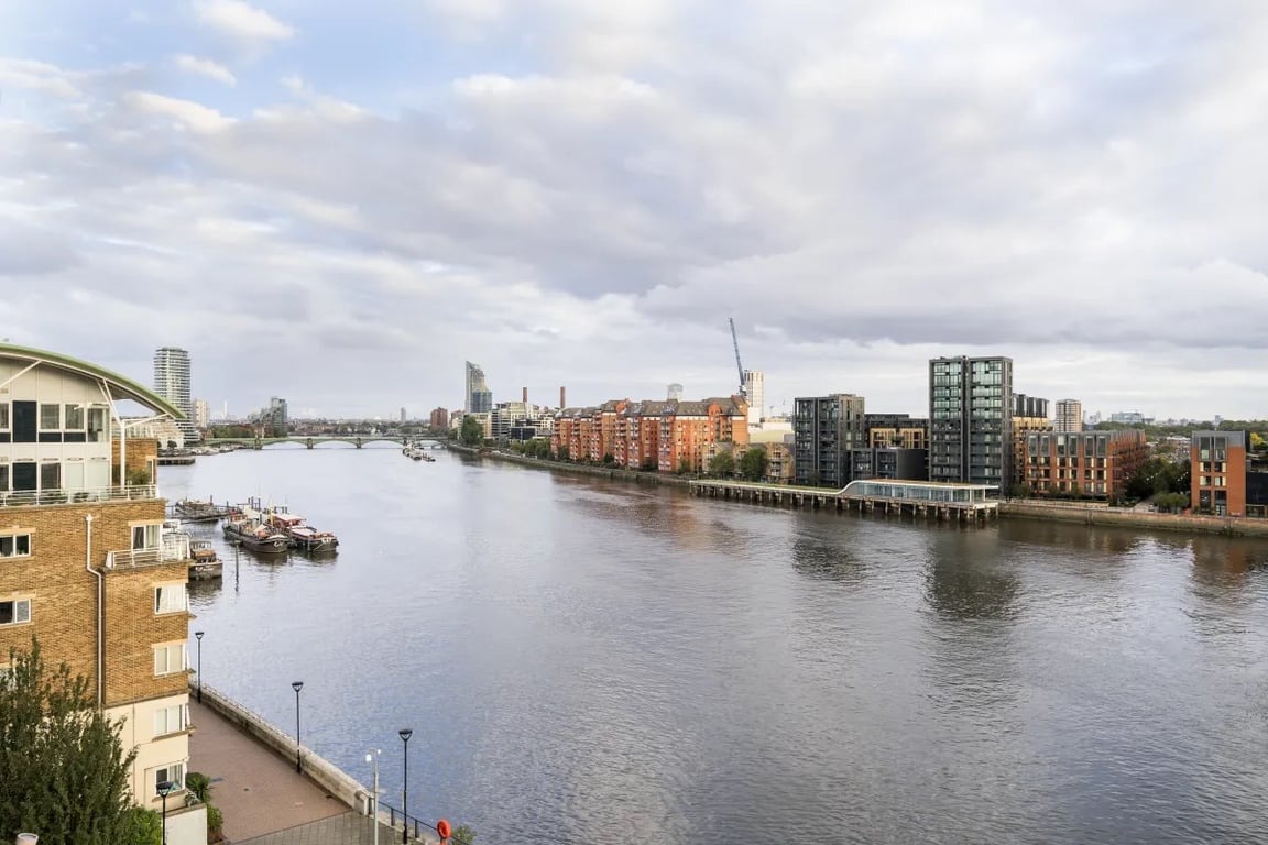 Two-bedroom apartment at Battersea Reach &mdash; photo 5