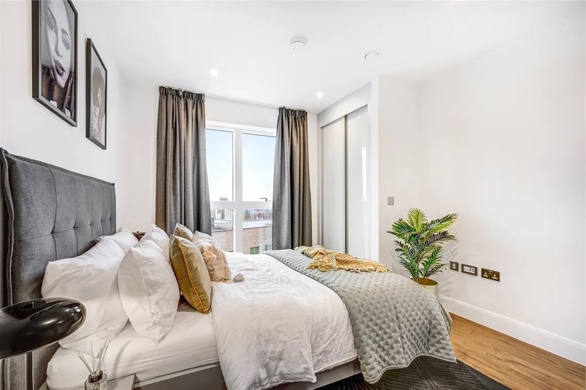 Two-bedroom apartment in Colindale &mdash; photo 3
