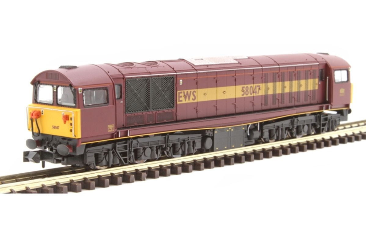 Dapol 2D-058-004 Class 58 58047 in EWS maroon & gold