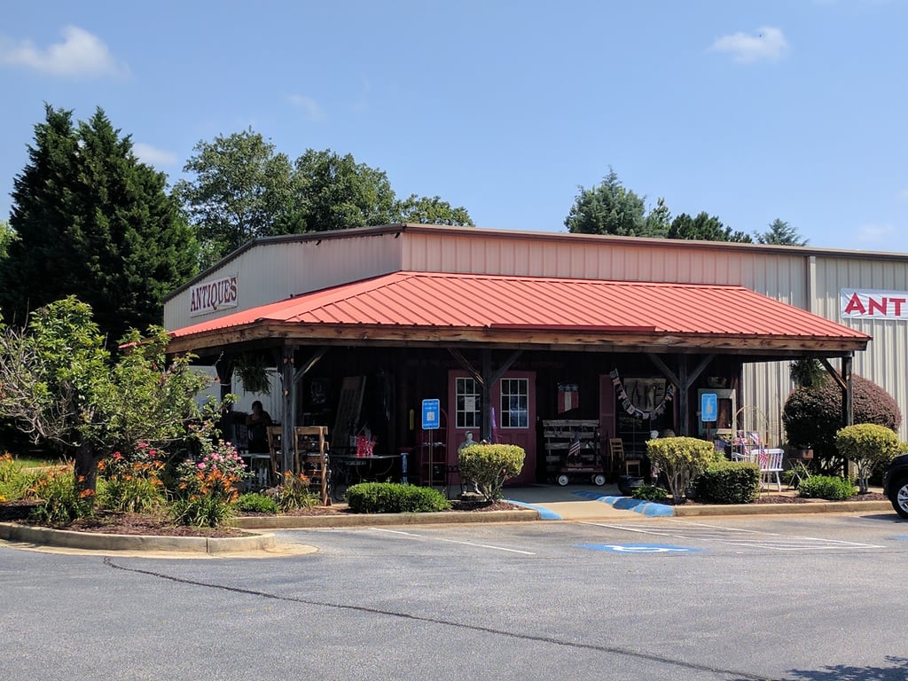 Photo of Rockin’ B Antiques