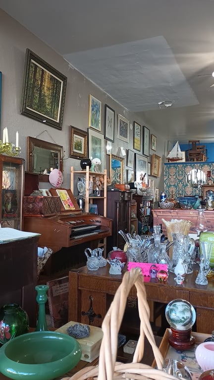 Fabulosity Antiques and Wondrous Things