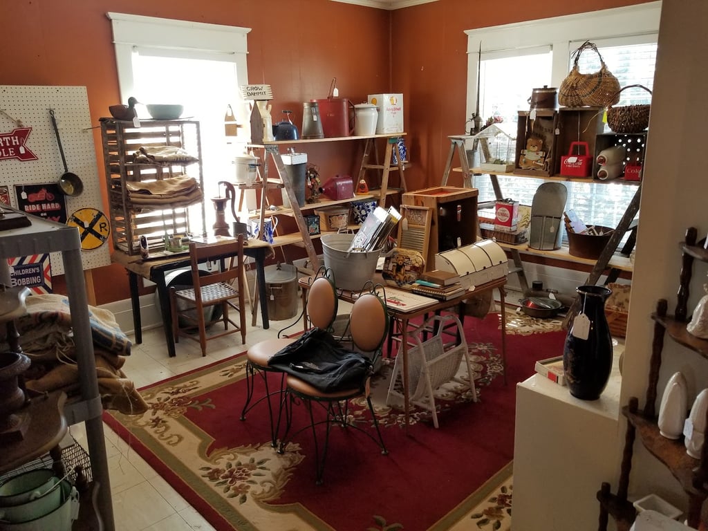 MAGNOLIA HOUSE ANTIQUES