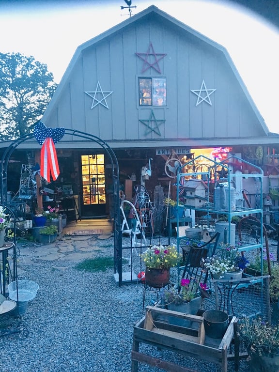 J/J’s Antiques Shop