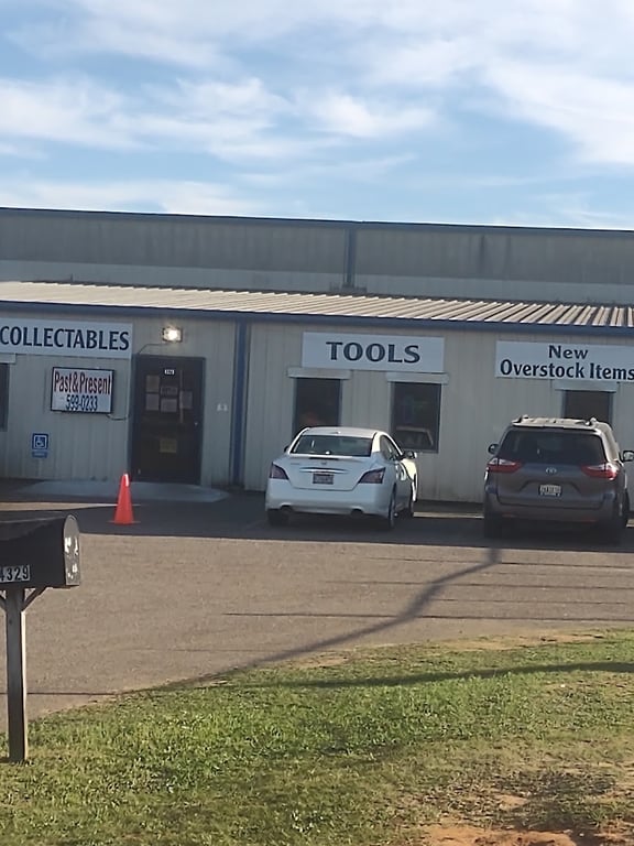 Past and Present: Antique & Flea Market Outlet