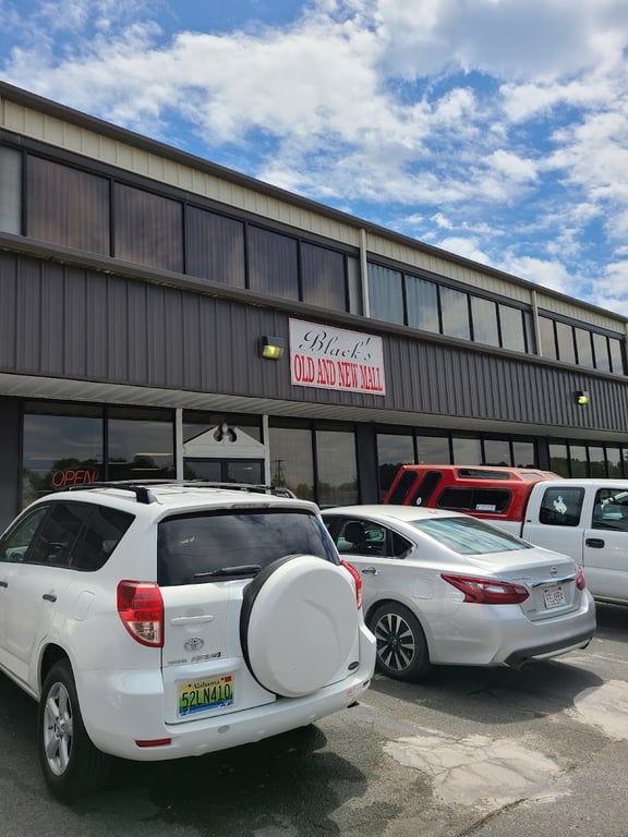 Black’s Old & New Mall LLC