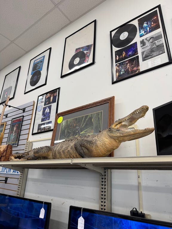 Crazy Louie’s Pawn Shop North Salisbury