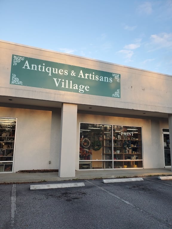 Antiques & Artisans