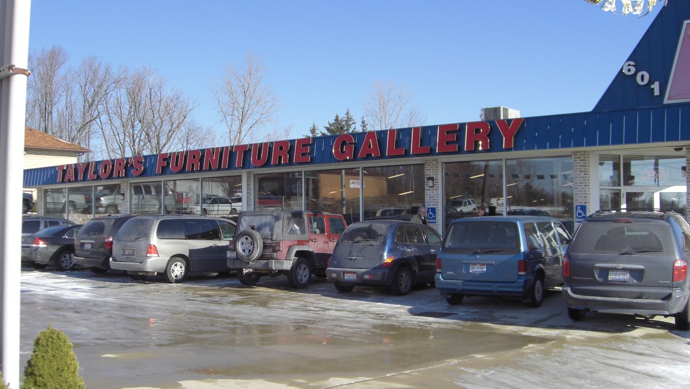 Taylor’s Furniture & Bedding