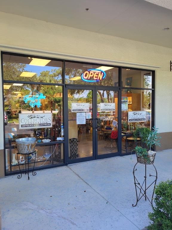 Photo of Collectors Consortium Antiques & Collectibles