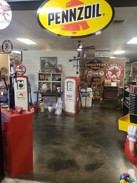 Patina & Grace – Flea Market & Antique Mall