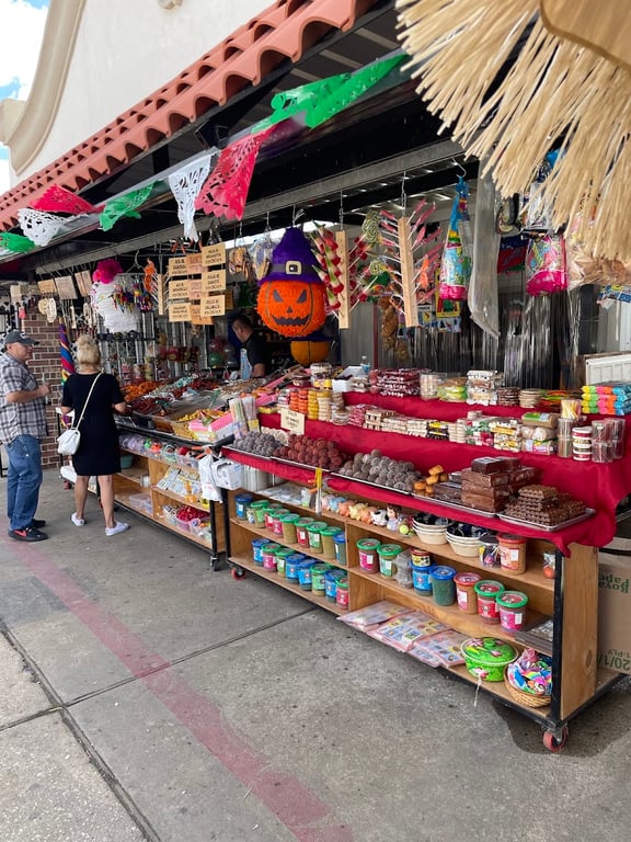 Cole’s Flea Market