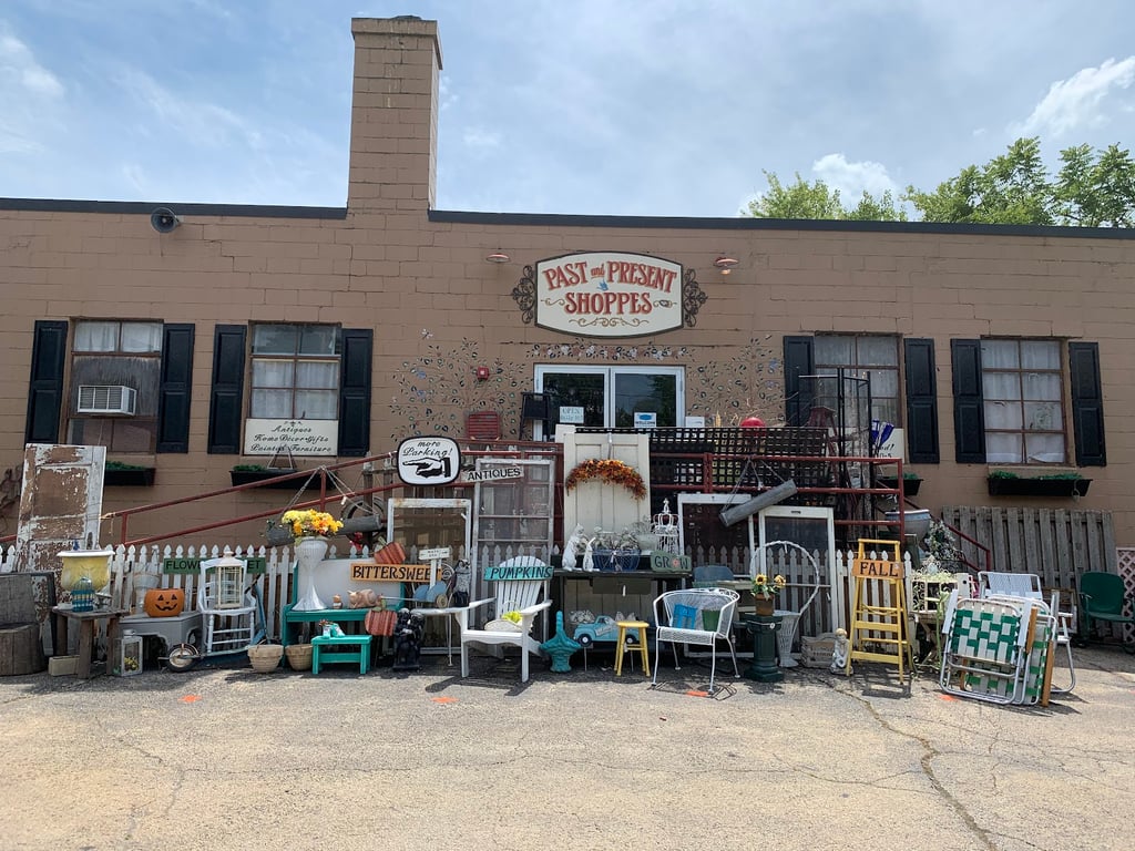 Past & Present Shoppes
