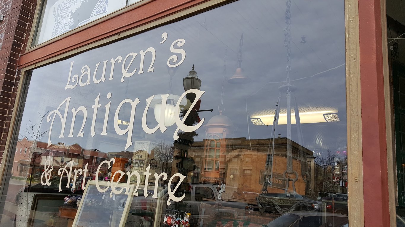 Lauren’s Antique & Art Center