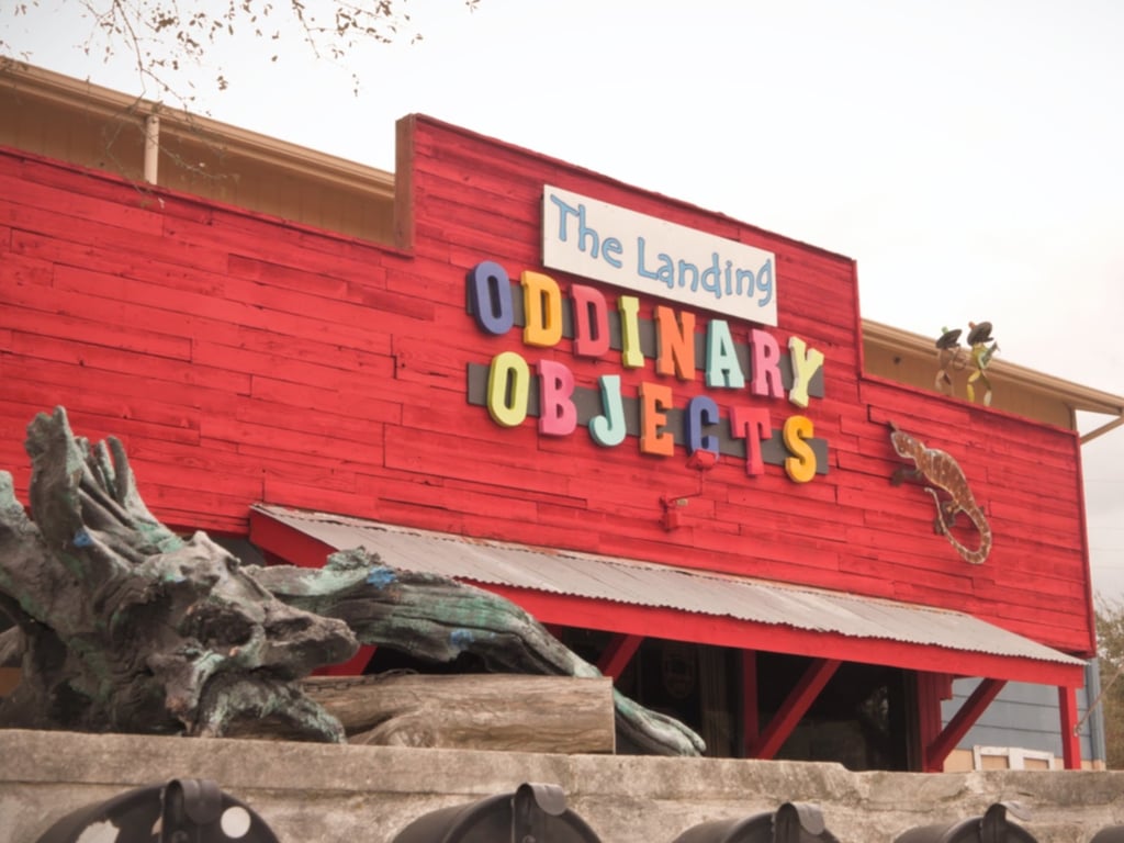 Oddinary Objects