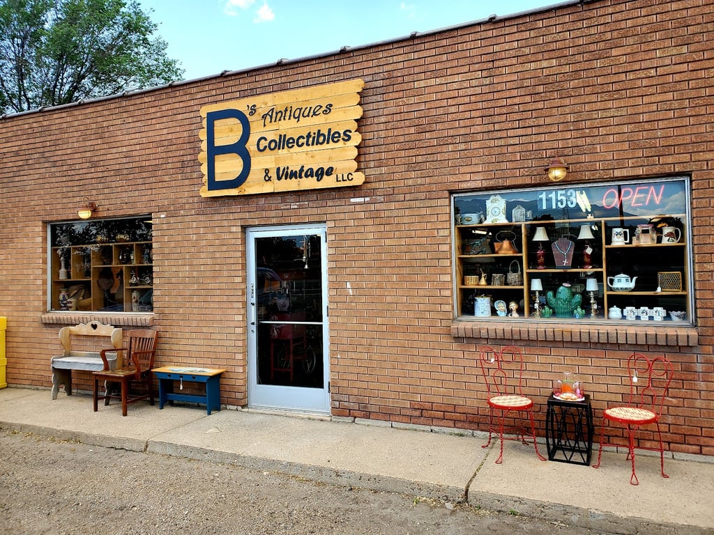 B’s Antiques, Collectibles & Vintage
