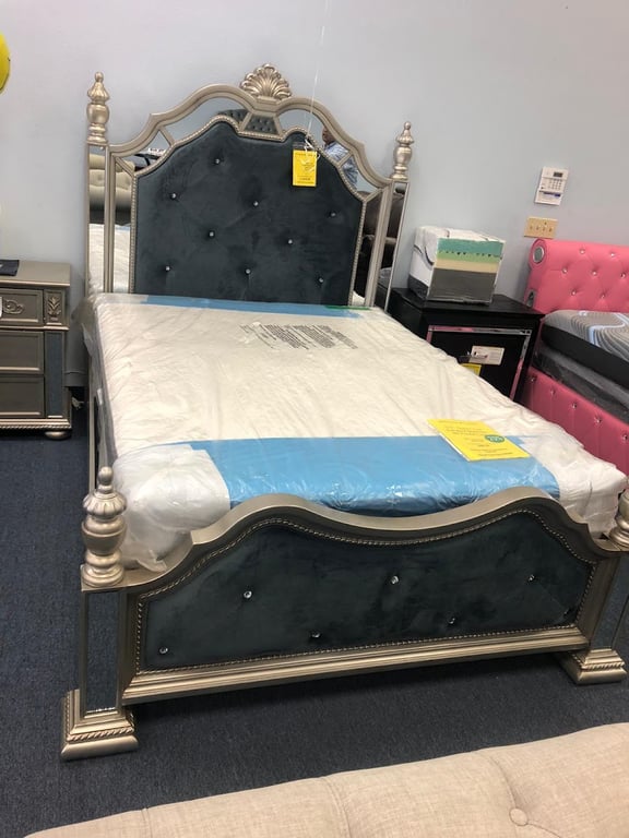 J&B Furniture Muebleria
