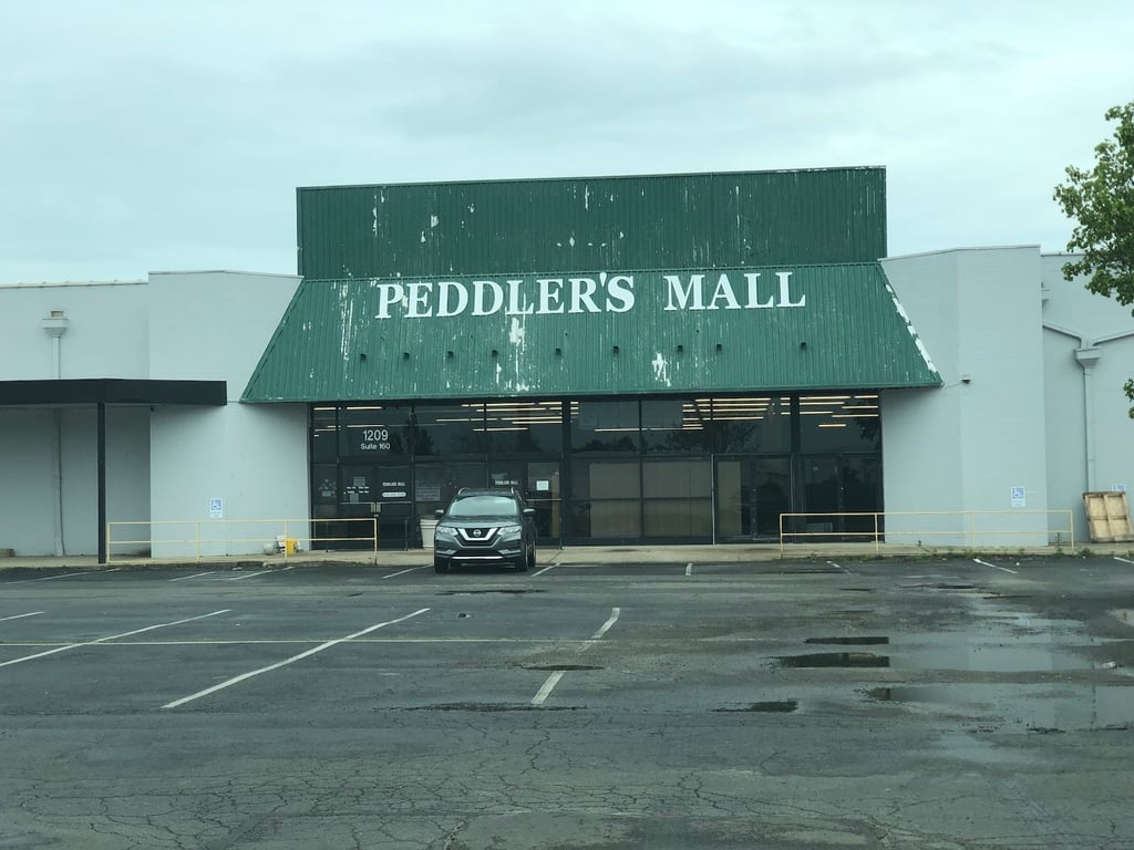 East Lexington Peddlers Mall