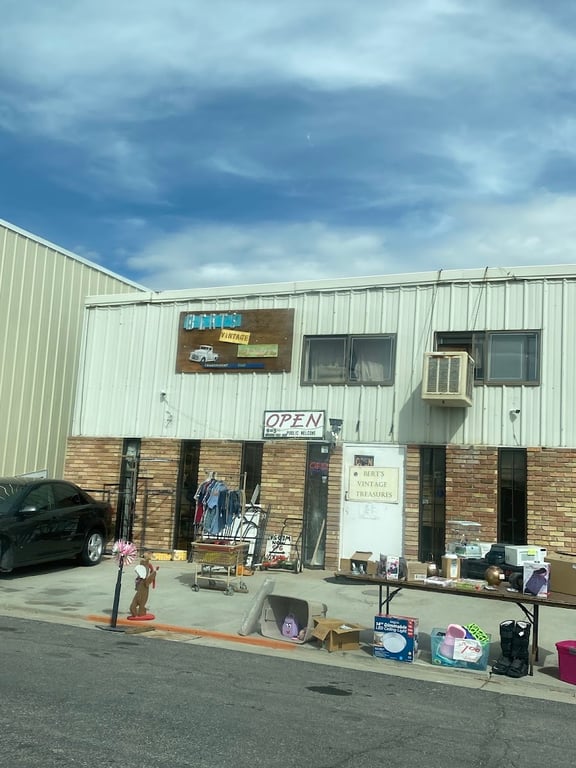 Bert’s Vintage Treasures