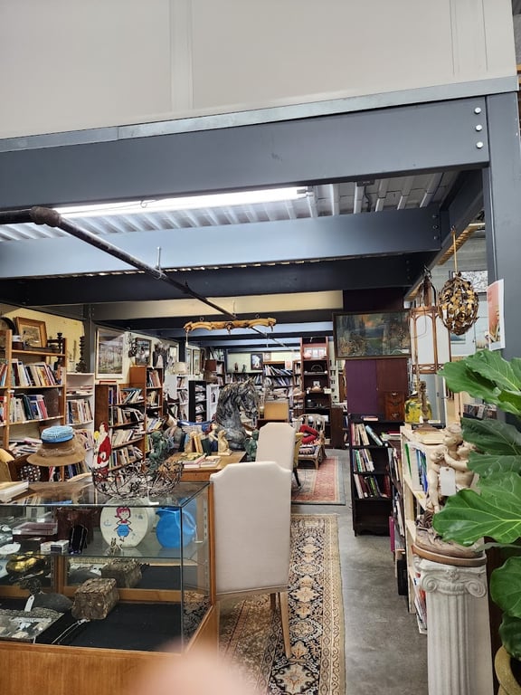 Antique Market Place