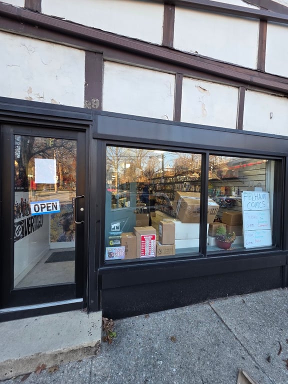 Pelham Comics & Collectibles