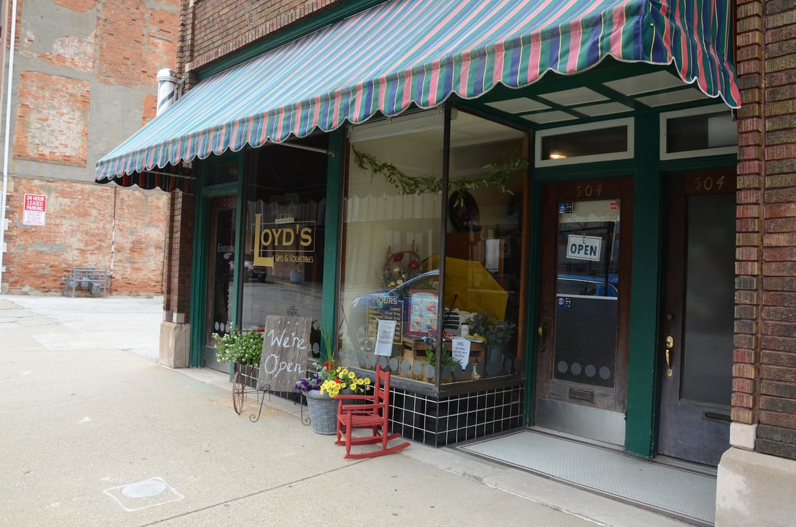 Loyd’s Gifts & Collectibles