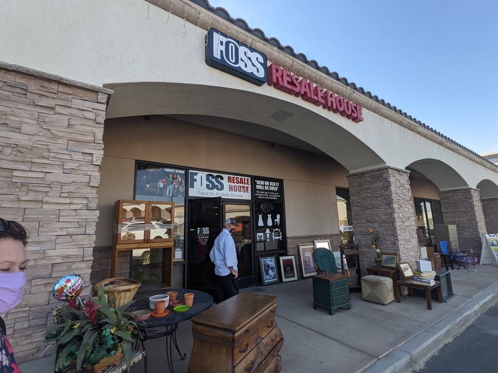 Foss Resale House