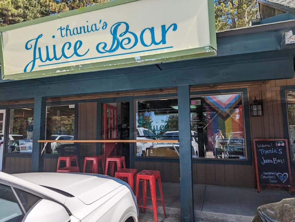 Thania’s Juice Bar