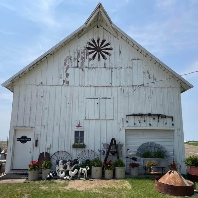 I80 Vintage Barn