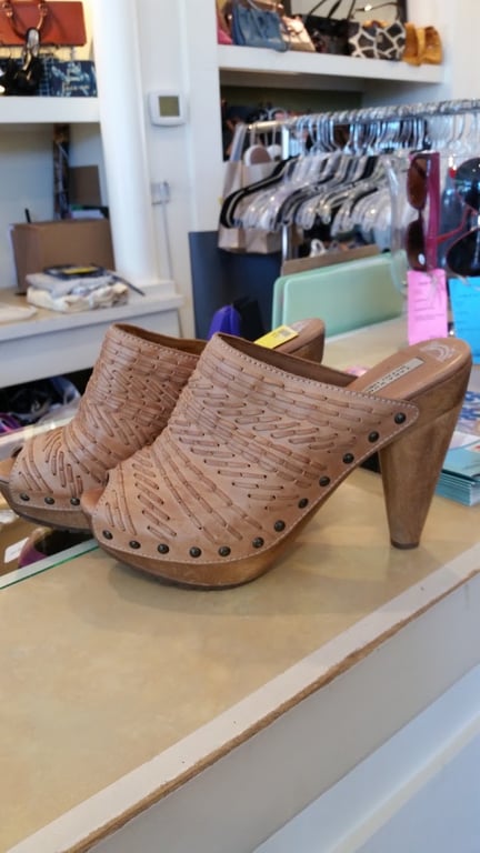 Photo of Megs & Mo Upscale Resale – a consignment shop