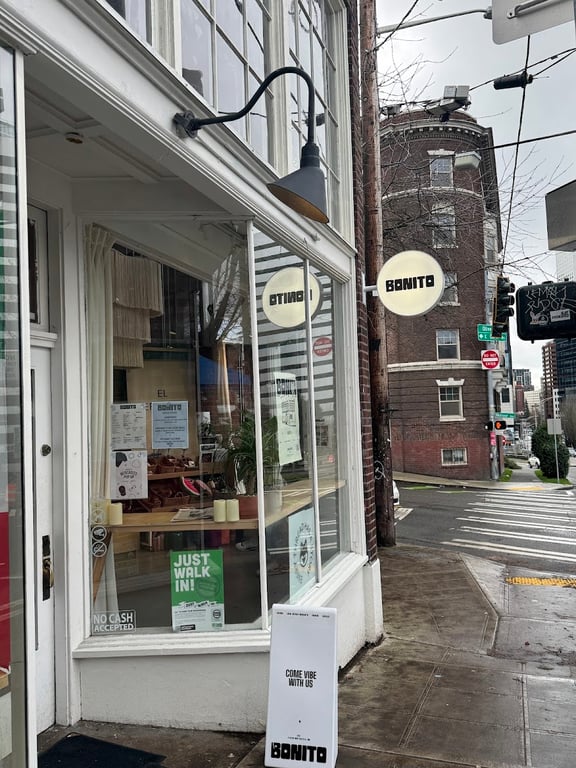 Bonito Café y Mercadito