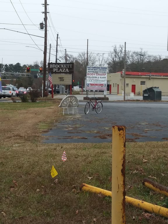 Brockett Plaza Thrift Shop