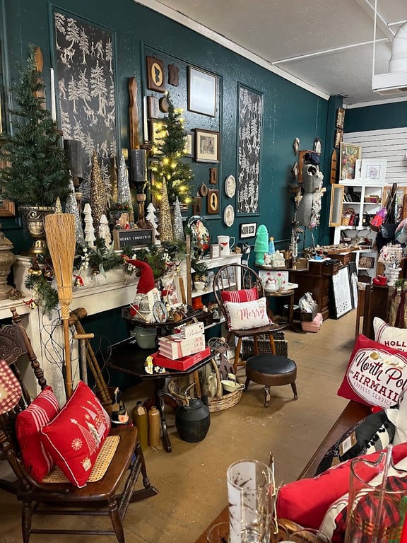 Laura’s Vintage Attic