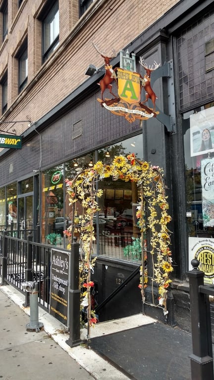 Ashley’s Vintage – Old Market
