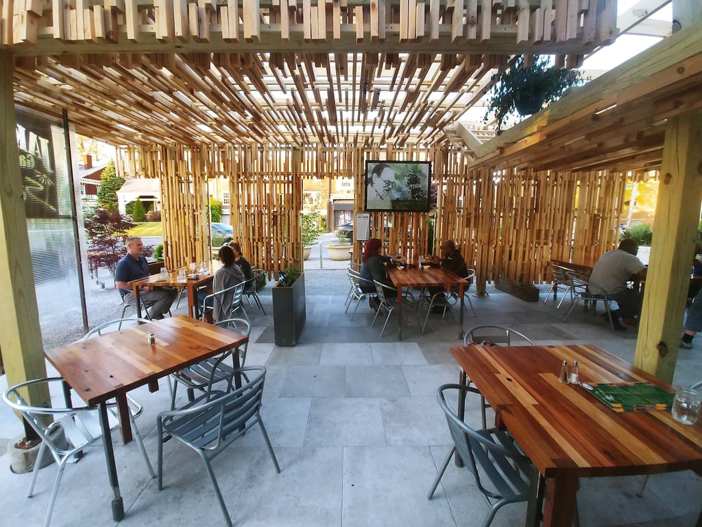 Sav’s Restaurant & Gourmet Ice Cream