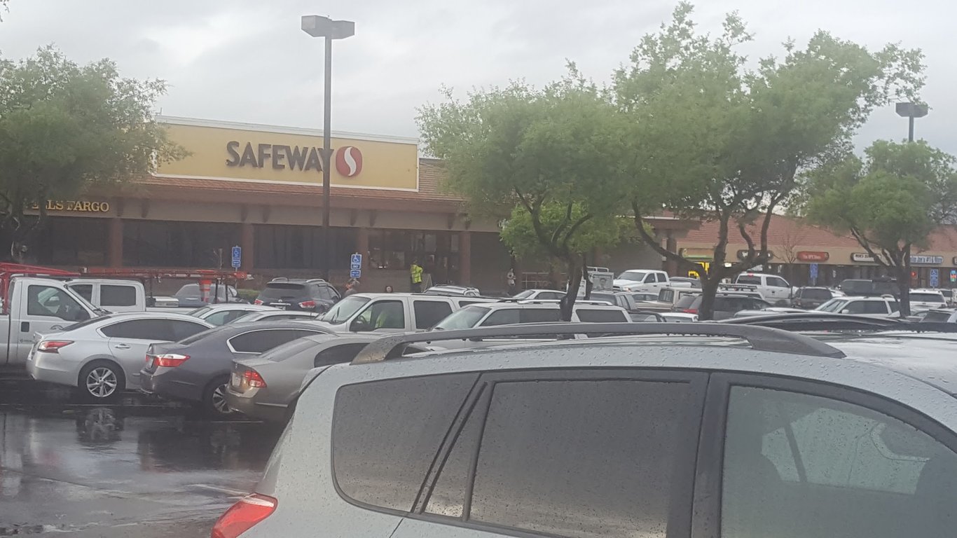 Oak Hills Shopping Center