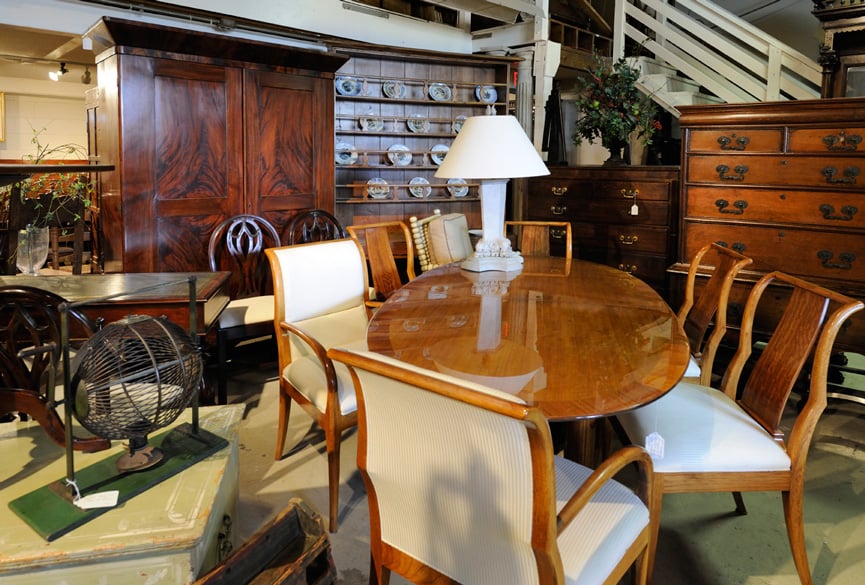 The Barn At 17 Antiques