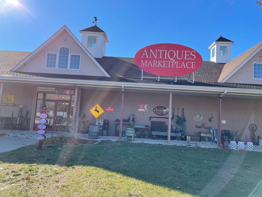 The PAST Antiques Marketplace at Nature’s Art Village