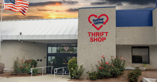 Thrifting 4 Gifting