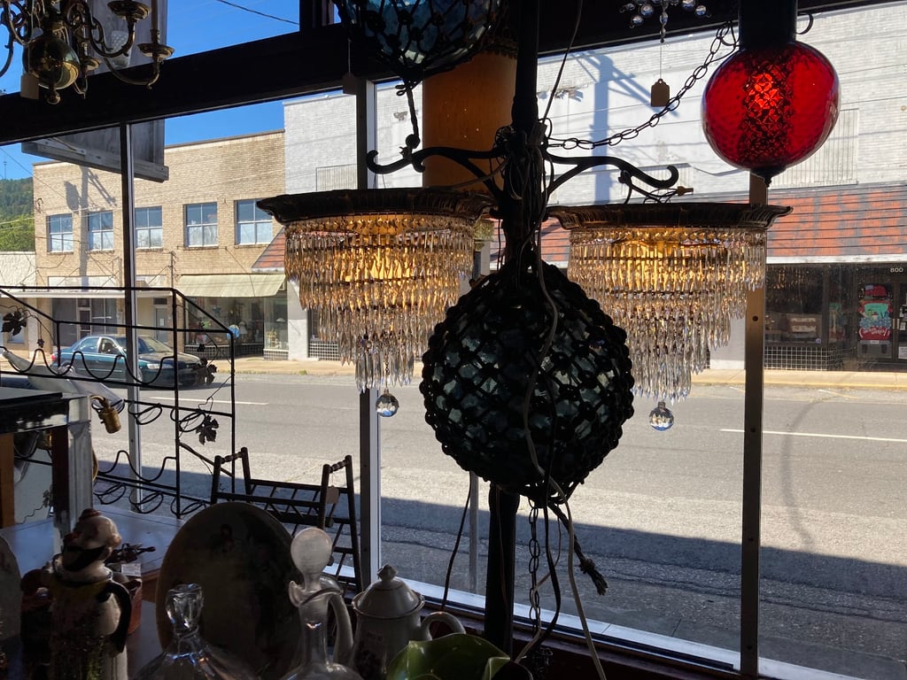 Utopia Antiques & Collectibles