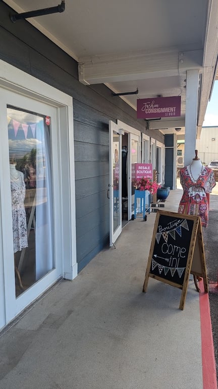 Fashion Consignment Studio