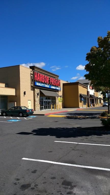 Twin City Shopping Center
