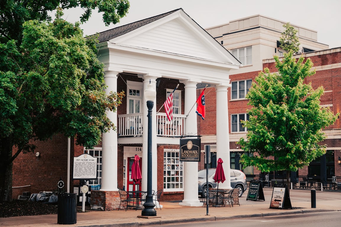 Photo of Landmark Booksellers | Franklin, Tennessee