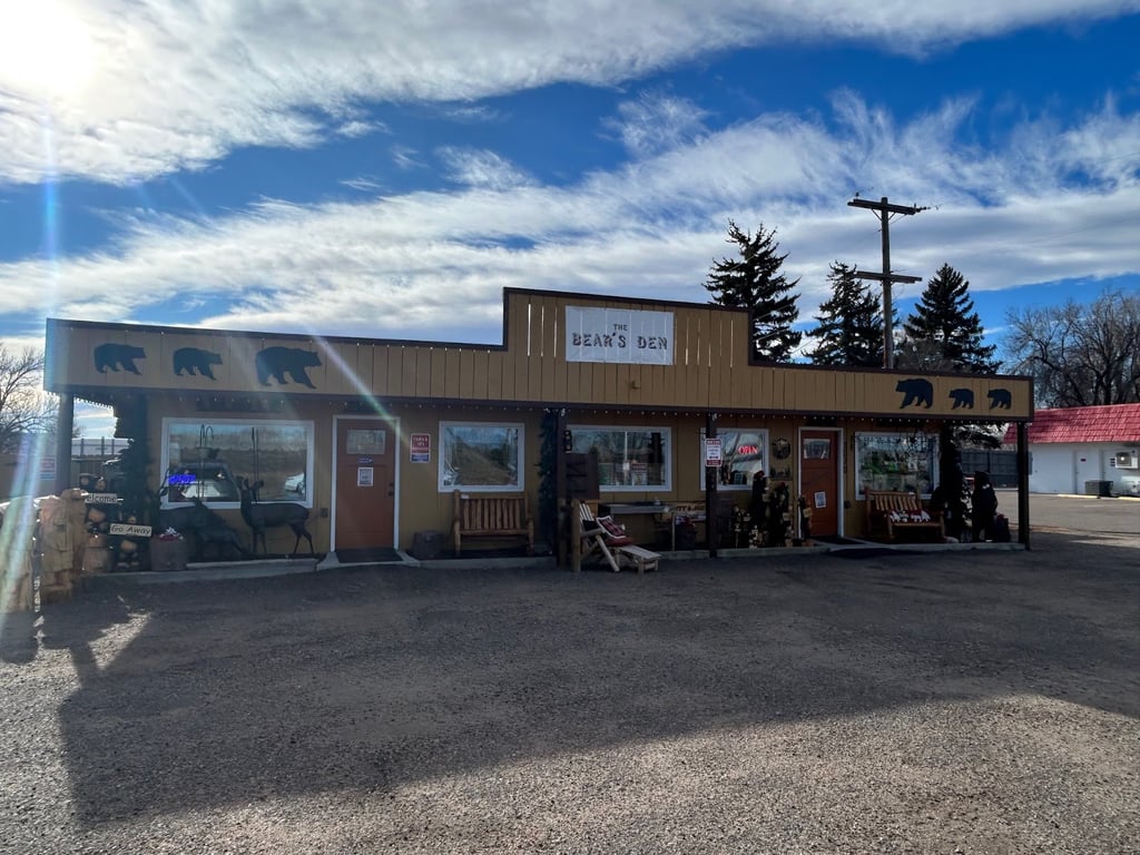 Bear’s Den of Loveland