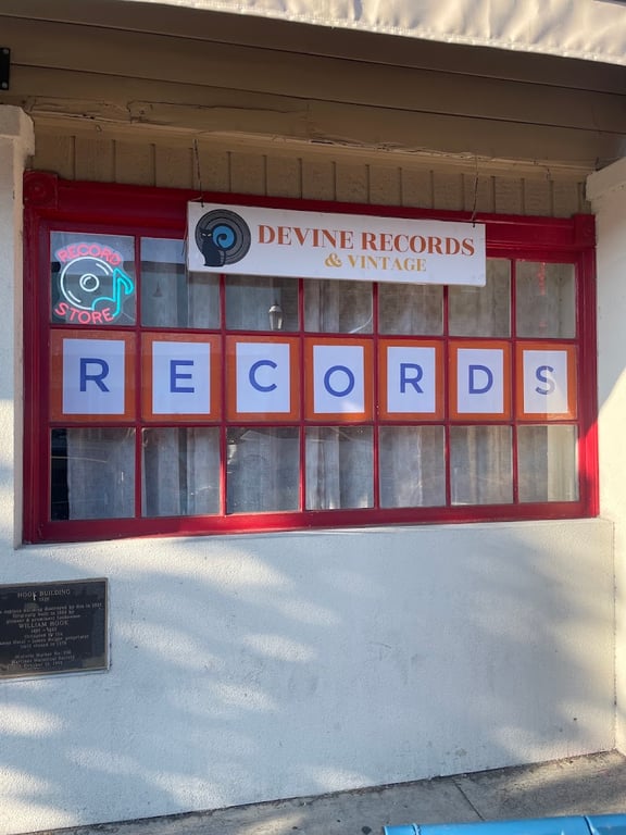 Devine records & Vintage