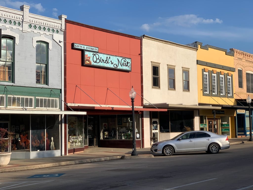 Bird’s Nest Gifts and Antiques