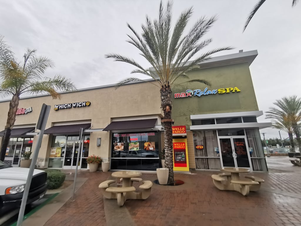 Lake Forest Gateway