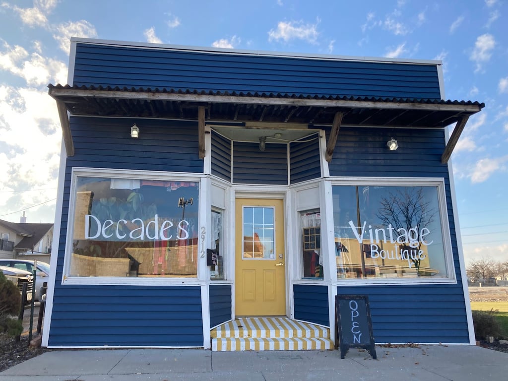 Decades a Vintage Shop