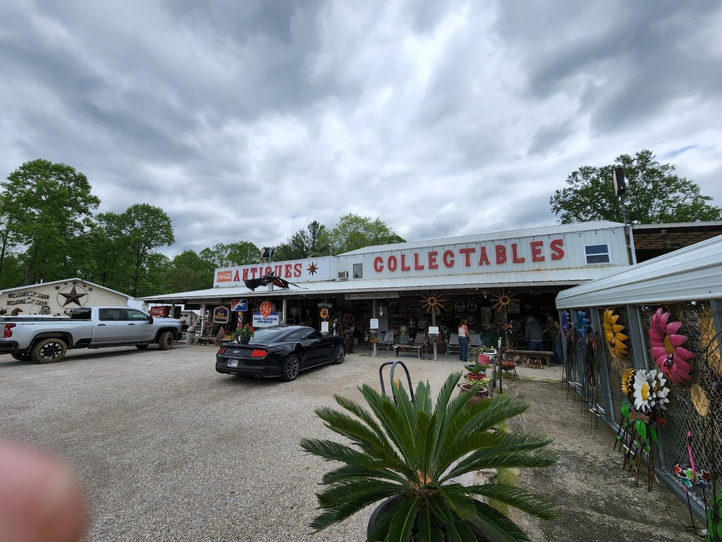 Midwest Antiques and Collectables