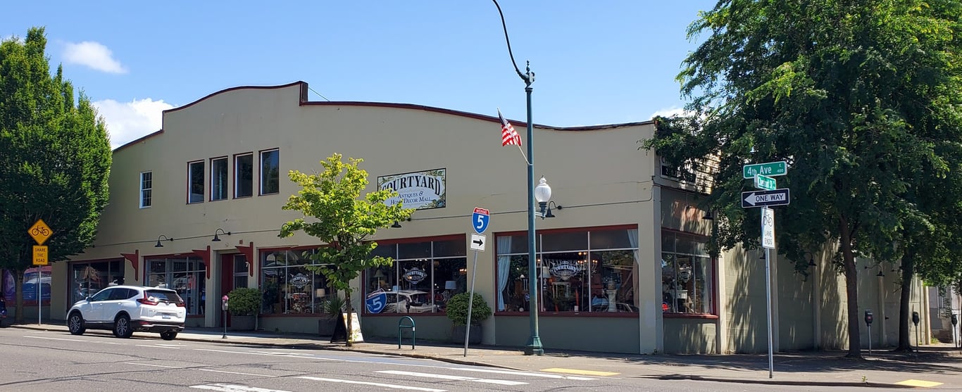 Photo of Courtyard Antiques & Home Decor